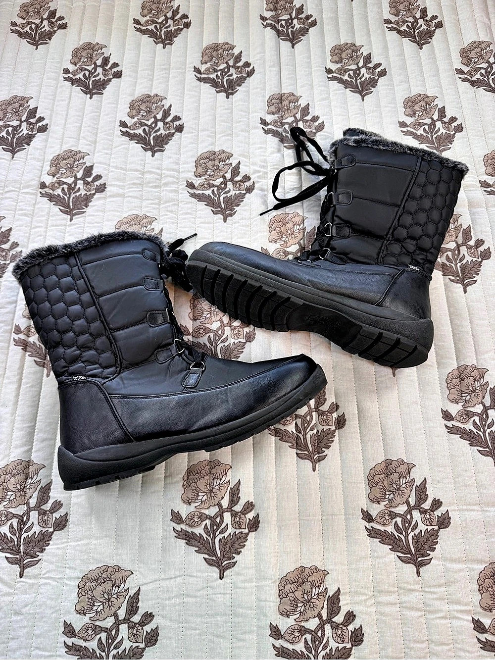 Totes water & snow cozy faux fur lined boots. Sz 11 M